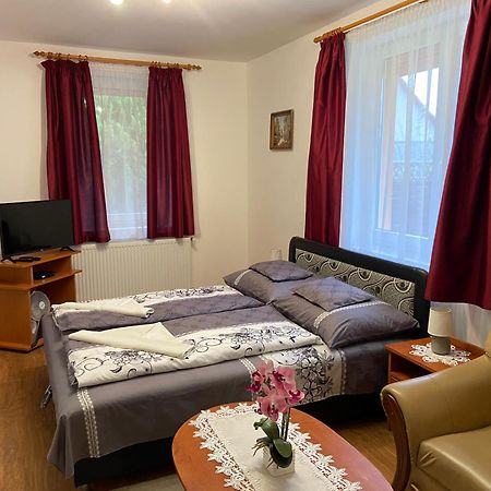Vadrozsa Vendeghaz-Apartman แดมเยน ภายนอก รูปภาพ