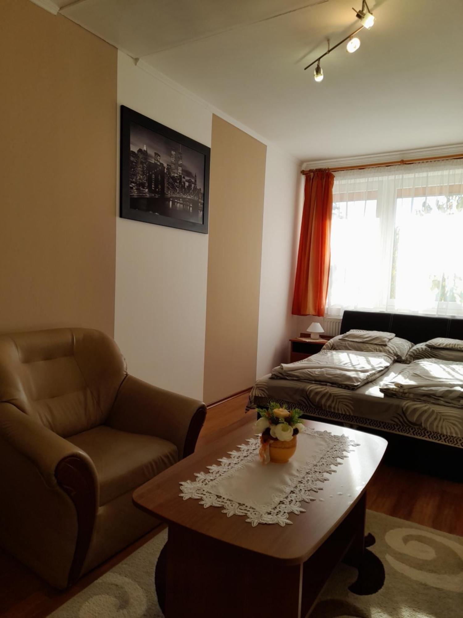 Vadrozsa Vendeghaz-Apartman แดมเยน ภายนอก รูปภาพ