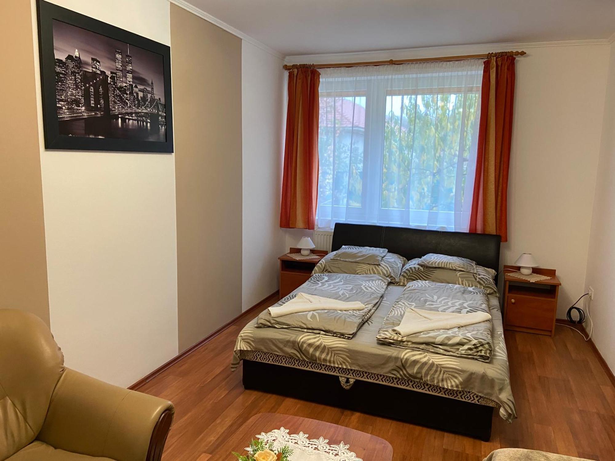 Vadrozsa Vendeghaz-Apartman แดมเยน ภายนอก รูปภาพ